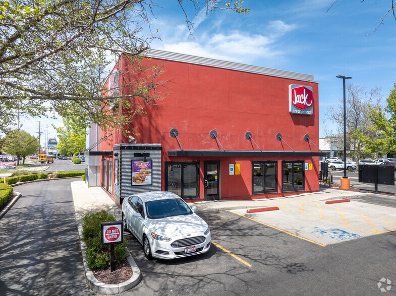 7040 W State St, Boise, ID for lease - Primary Photo - Image 3 of 5