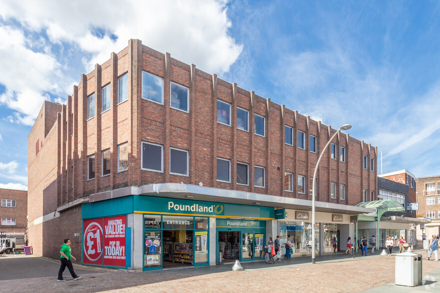 1-18 Church Arcade, Bedford for lease - Primary Photo - Image 1 of 5