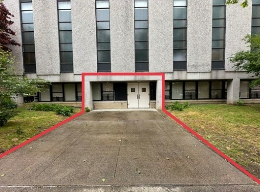 71-11 112th St, Forest Hills, NY for lease - Building Photo - Image 2 of 9