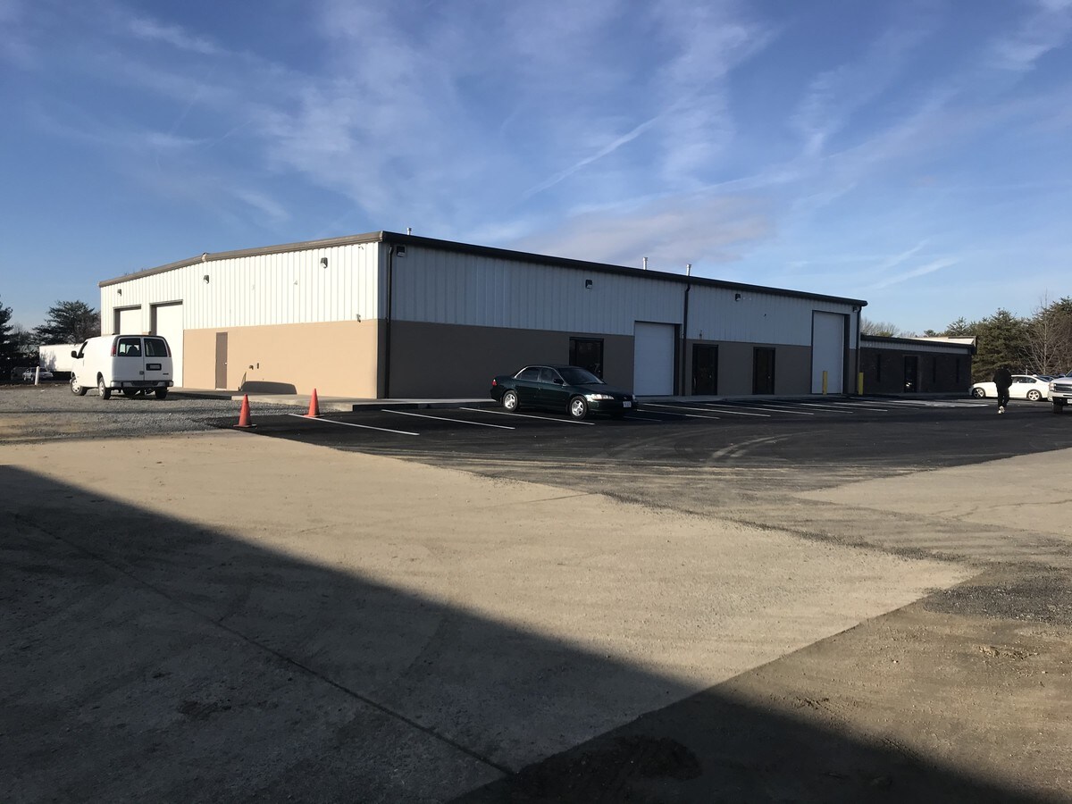 212 Freedom Ct, Fredericksburg, VA 22408