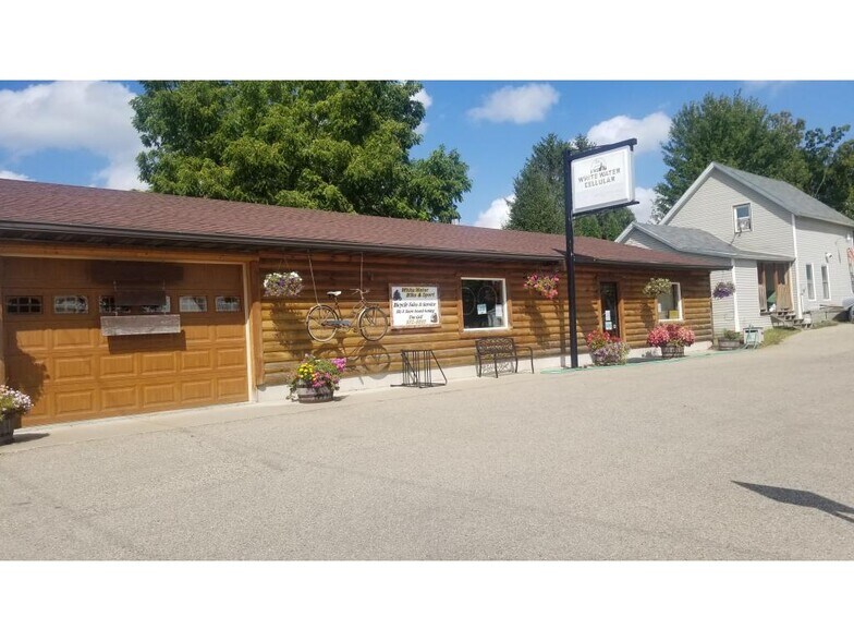 237 6th St, Saint Charles, MN for sale - Building Photo - Image 1 of 1