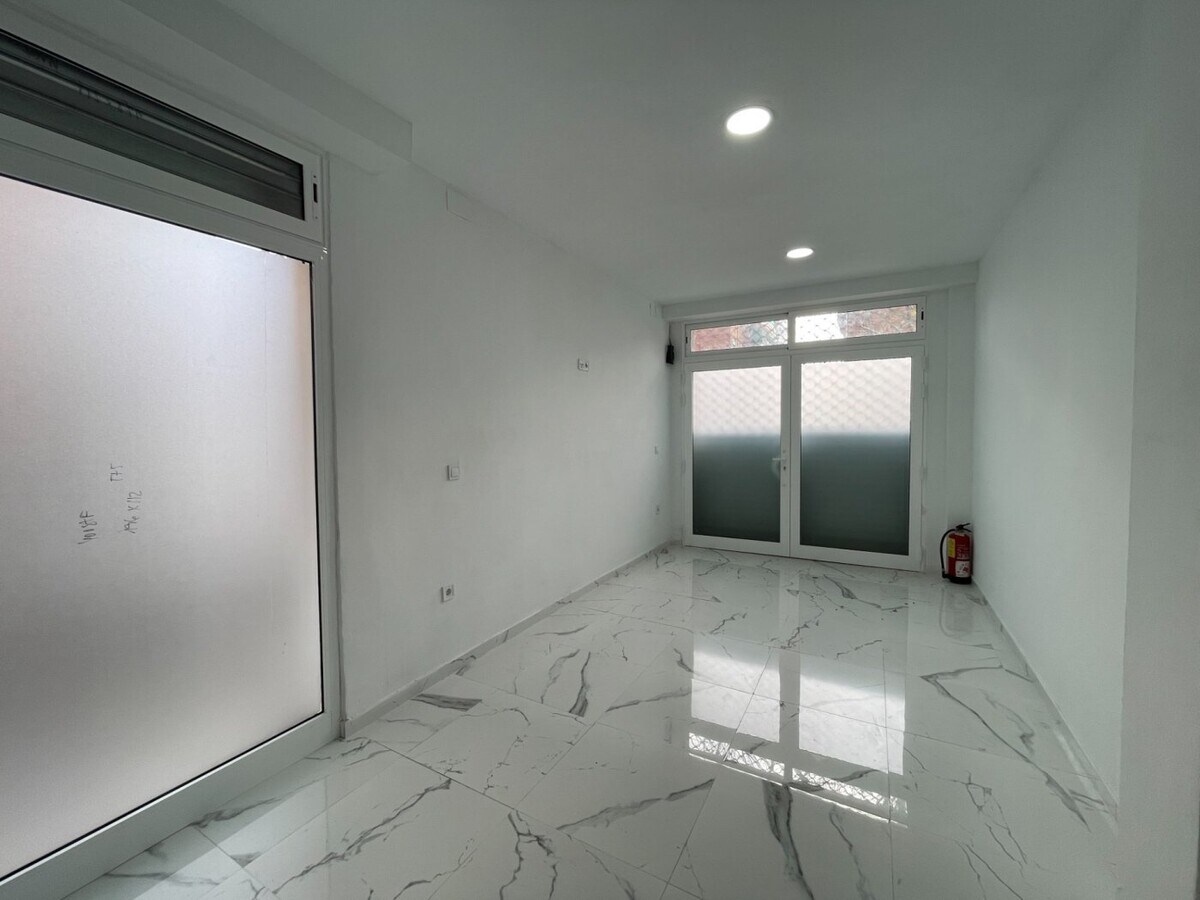 Badalona, BAR 08914 -  -  - Interior Photo - Image 1 of 6