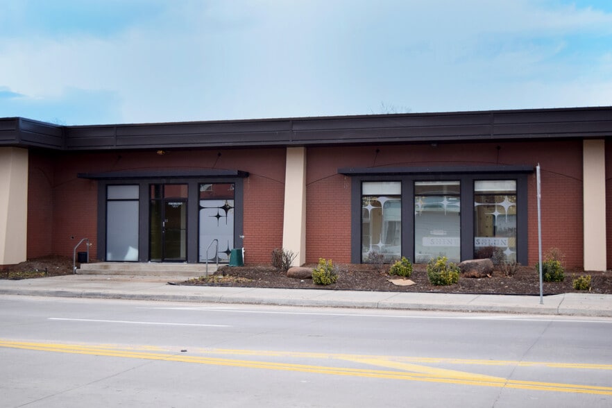 1725 E Douglas Ave, Wichita, KS for lease - Building Photo - Image 3 of 11