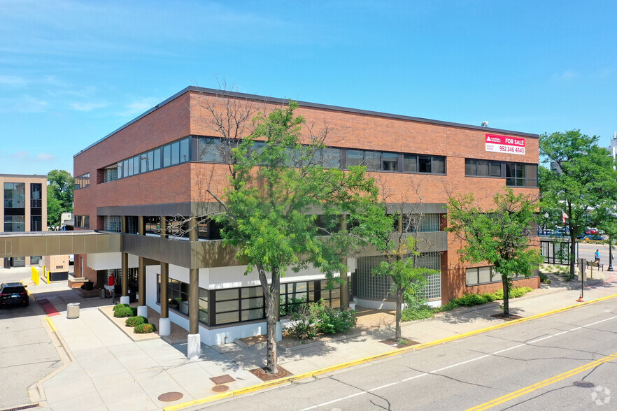 4000 NE Central Ave, Minneapolis, MN for sale - Building Photo - Image 1 of 4