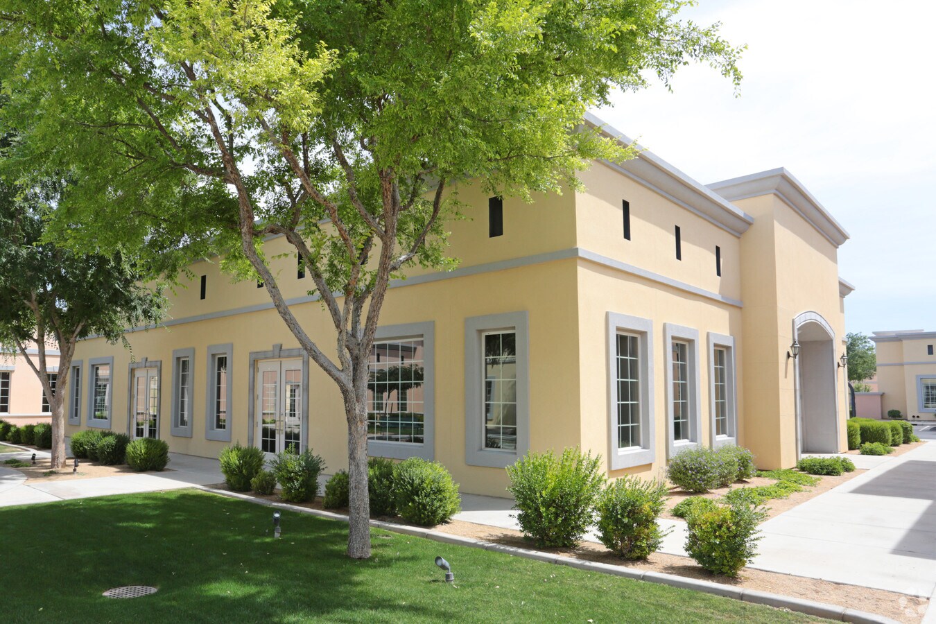 690 E Warner Rd, Gilbert, AZ 85296