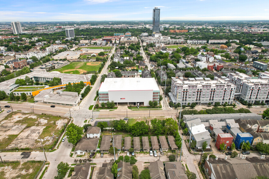 1709 Genesee St, Houston, TX for sale - Aerial - Image 2 of 8