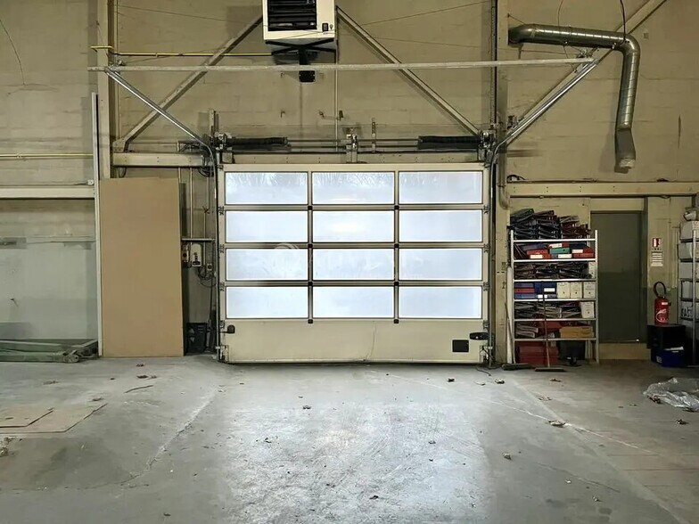 Office in Avon for lease - Interior Photo - Image 1 of 3