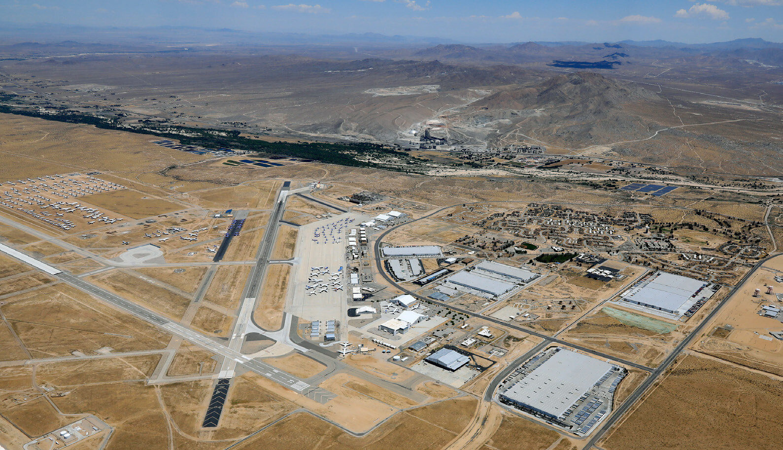 SEC Phantom West & Nevada, Victorville, CA for lease Building Photo- Image 1 of 2