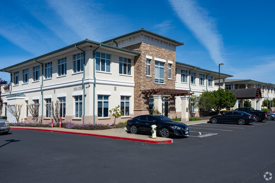 166-176 Gateway Rd E, Napa, CA for lease - Building Photo - Image 2 of 7