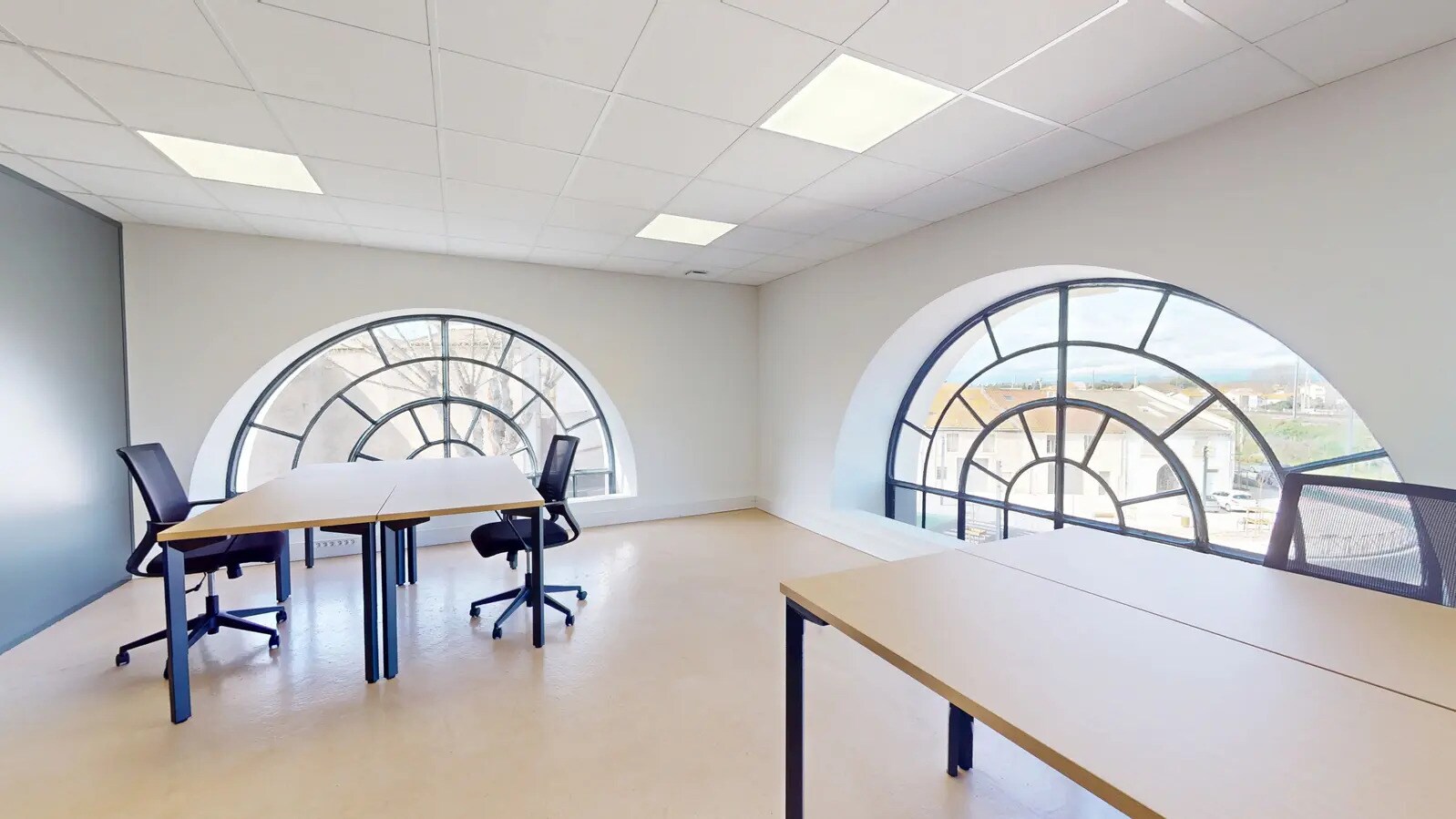 55 Rue Auguste Comte, Aix-en-Provence for lease Building Photo- Image 1 of 7