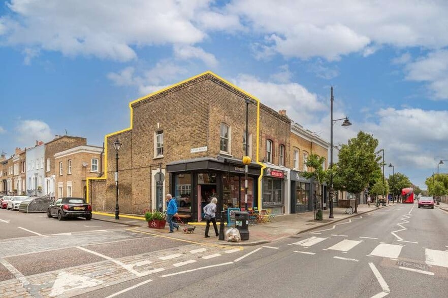 371 Roman Rd, London for sale - Building Photo - Image 2 of 3