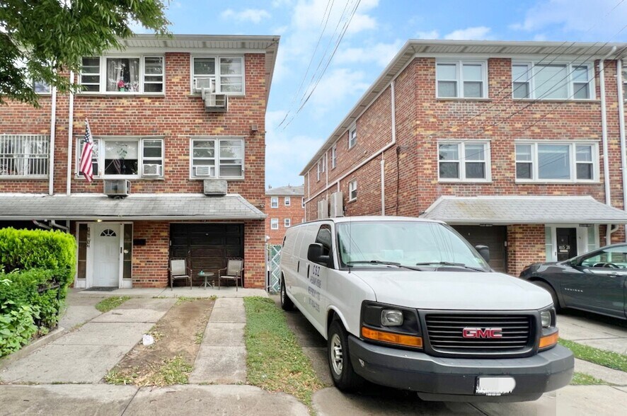 16517 65th Ave, Fresh Meadows, NY 11365