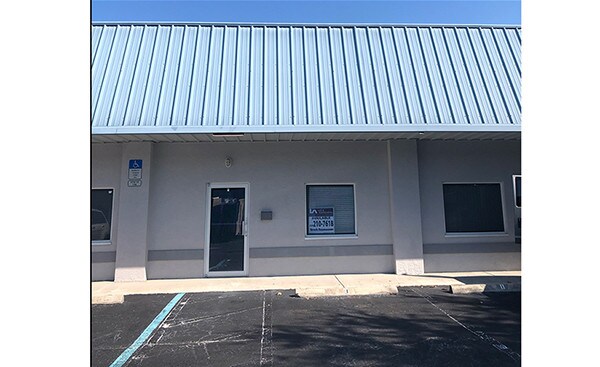 2240 Hemingway Dr, Fort Myers, FL for sale - Primary Photo - Image 1 of 8