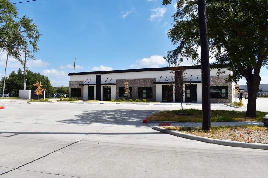 4732 Sugar Grove Blvd, Stafford, TX for lease - Building Photo - Image 1 of 15