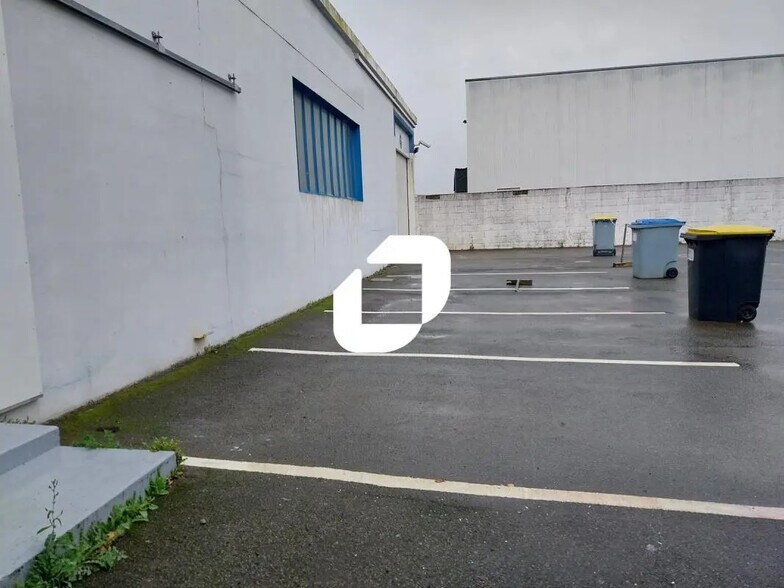 Flex in Carquefou for lease - Building Photo - Image 1 of 15