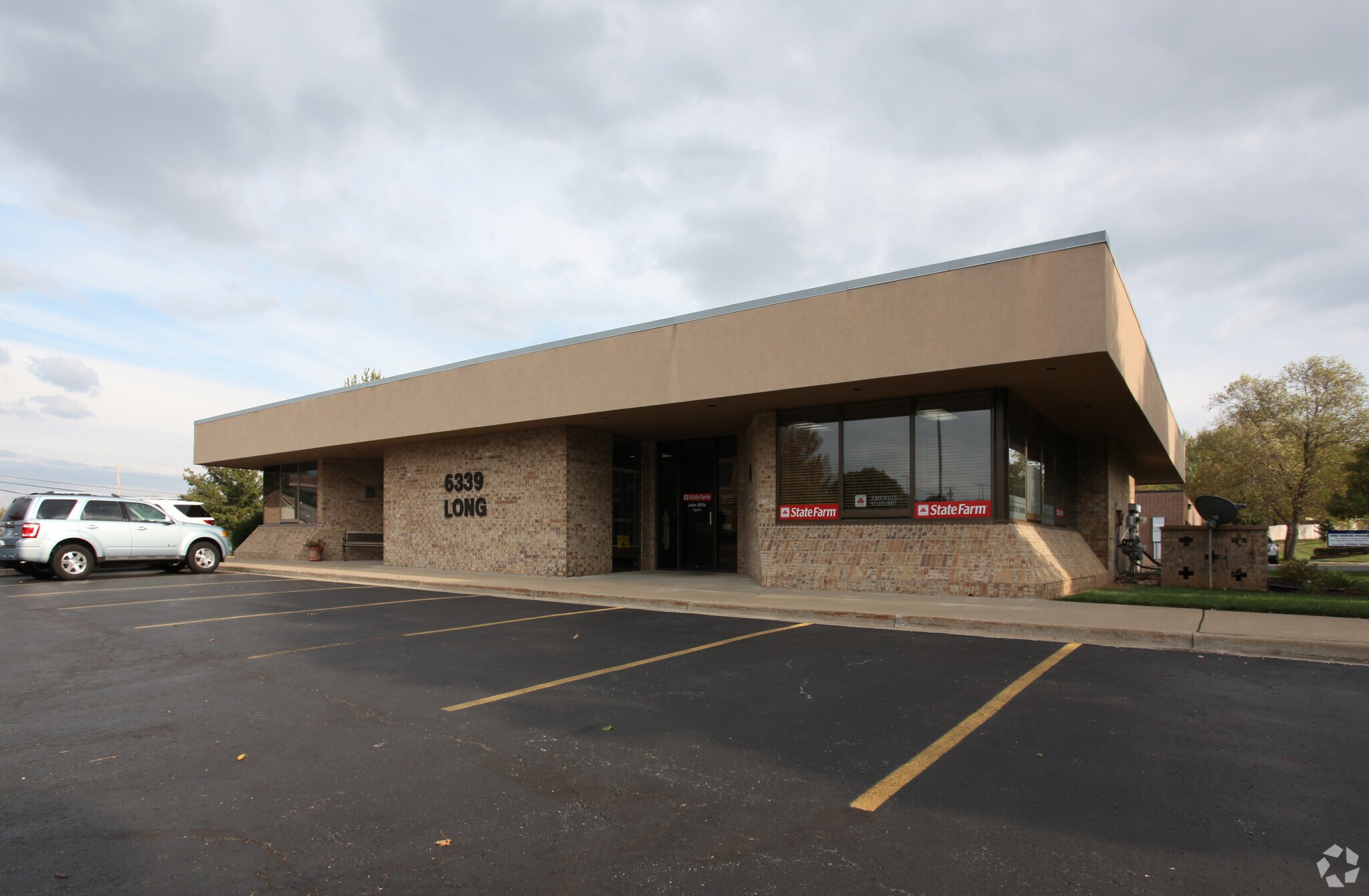 Office in Shawnee, KS for sale Primary Photo- Image 1 of 1