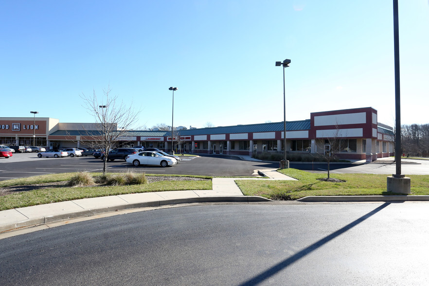 1543-1565 Hyde Park Rd, Essex, MD for lease - Primary Photo - Image 3 of 4