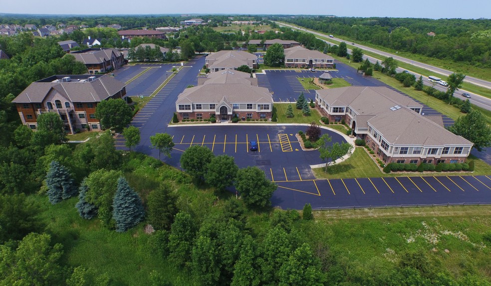 1035 W Glen Oaks Ln, Mequon, WI for lease - Aerial - Image 2 of 9