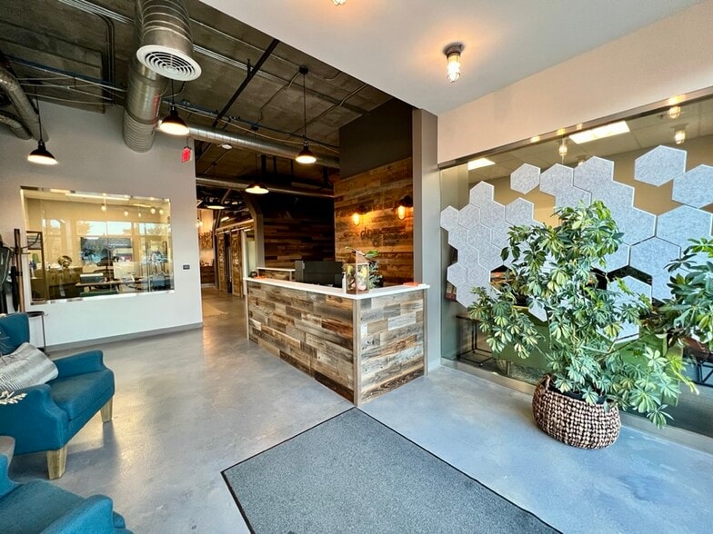 5951 NW 63rd St, Kansas City, MO for lease - Interior Photo - Image 3 of 12