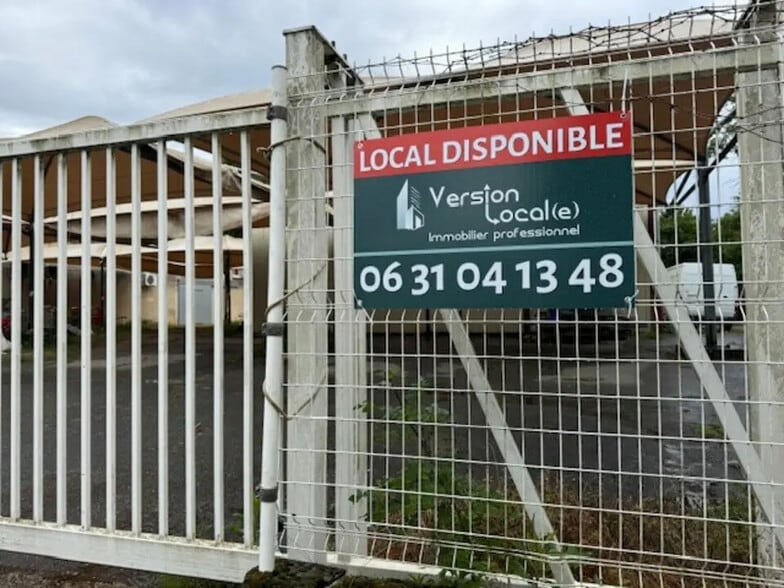 Flex in Gleizé for lease - Building Photo - Image 3 of 3