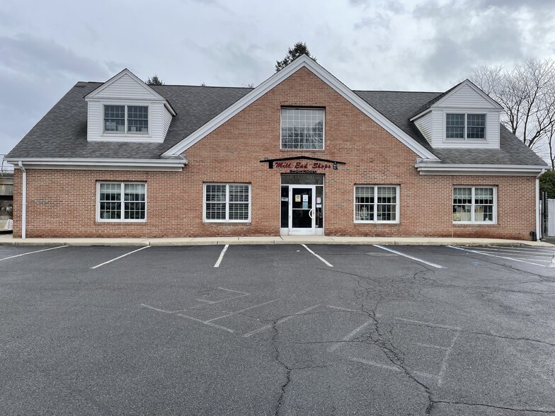 59 Sunrise hwy, East Islip, NY for lease - Primary Photo - Image 1 of 17