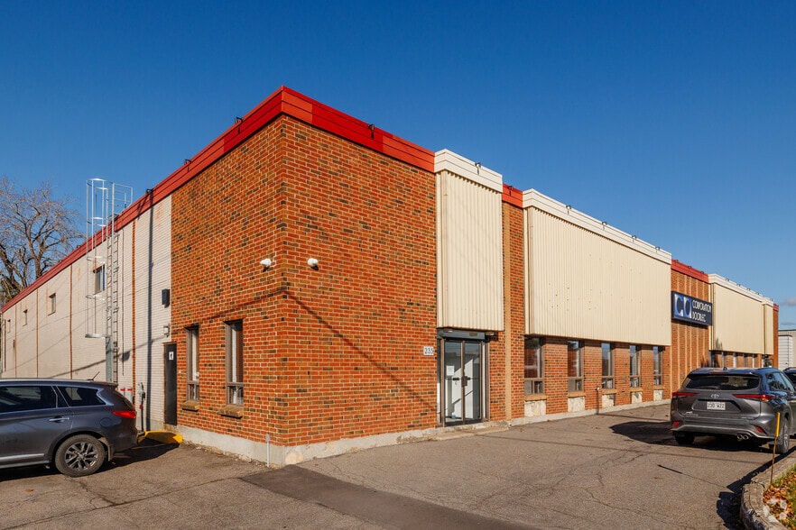 233 Ave Labrosse, Dollard-des-Ormeaux, QC for sale - Primary Photo - Image 1 of 1