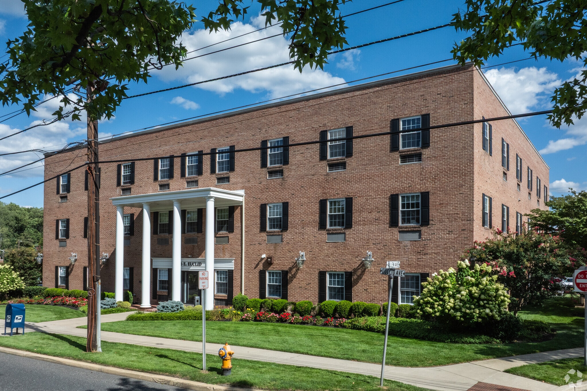 76 Euclid Ave, Haddonfield, NJ for sale Primary Photo- Image 1 of 1