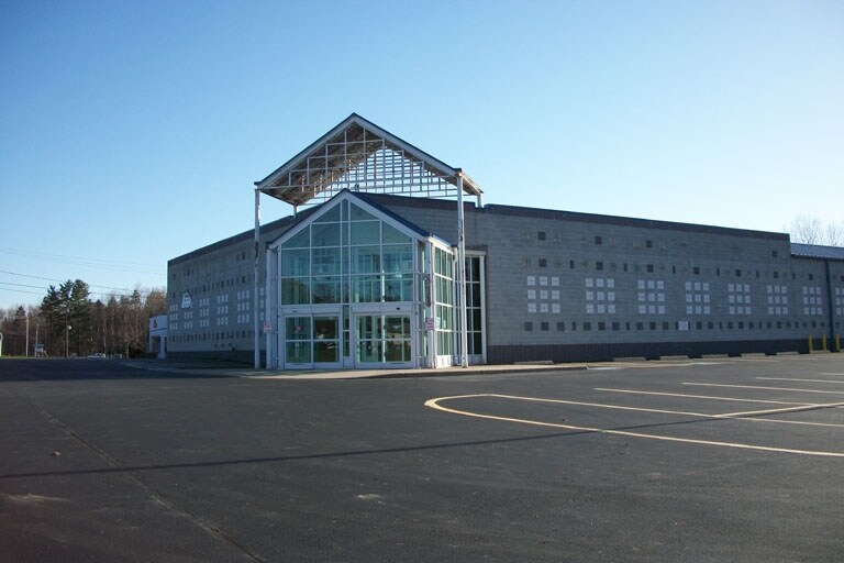 7805 Oswego Rd, Liverpool, NY for sale - Building Photo - Image 1 of 1