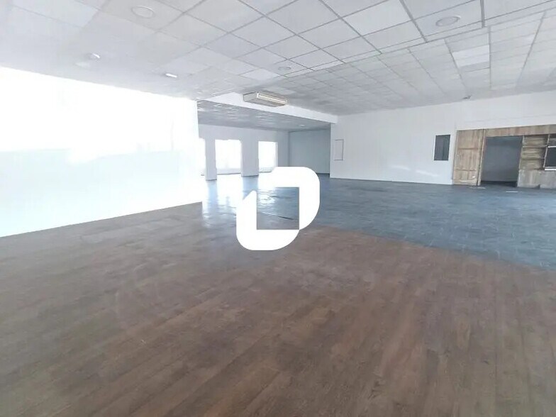 Retail in Jacou for lease - Interior Photo - Image 3 of 7