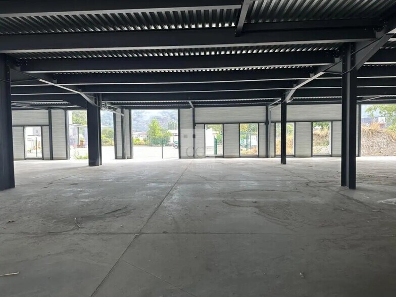 Flex in Fontanil-Cornillon for lease - Building Photo - Image 2 of 9