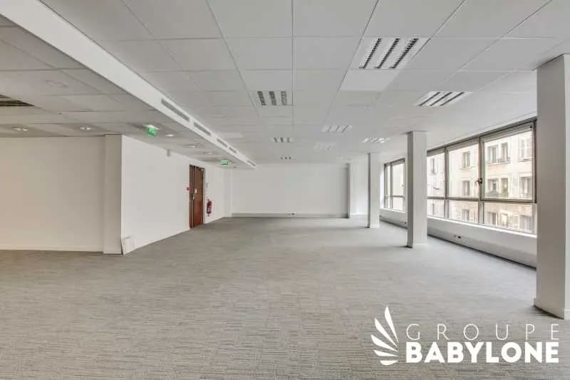 11 Rue Louis - Philippe, Neuilly-sur-Seine for lease Interior Photo- Image 1 of 5