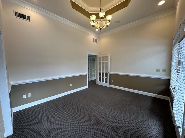 3790 Holcomb Bridge Rd, Peachtree Corners, GA for lease - Interior Photo - Image 2 of 8