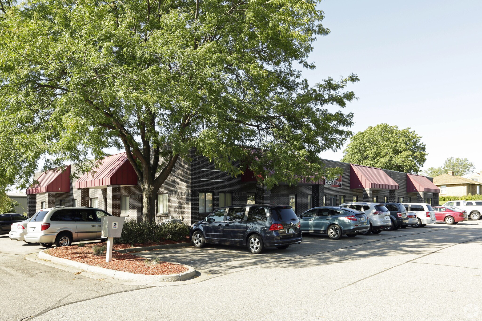 3820-3830 44th St SE, Grand Rapids, MI for sale Primary Photo- Image 1 of 1