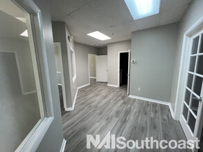 7000 SE Federal Hwy, Stuart, FL for lease Interior Photo- Image 2 of 7