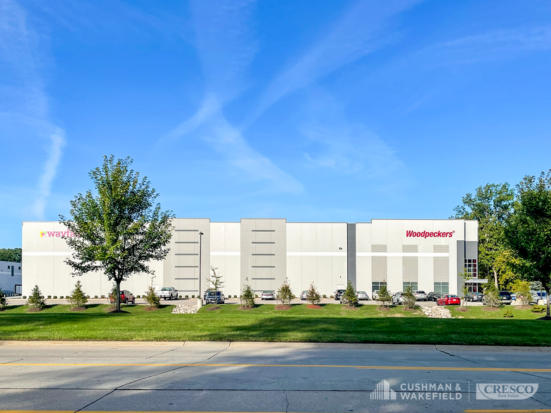 14450-14580 Foltz Pky, Strongsville, OH for lease - Building Photo - Image 1 of 3