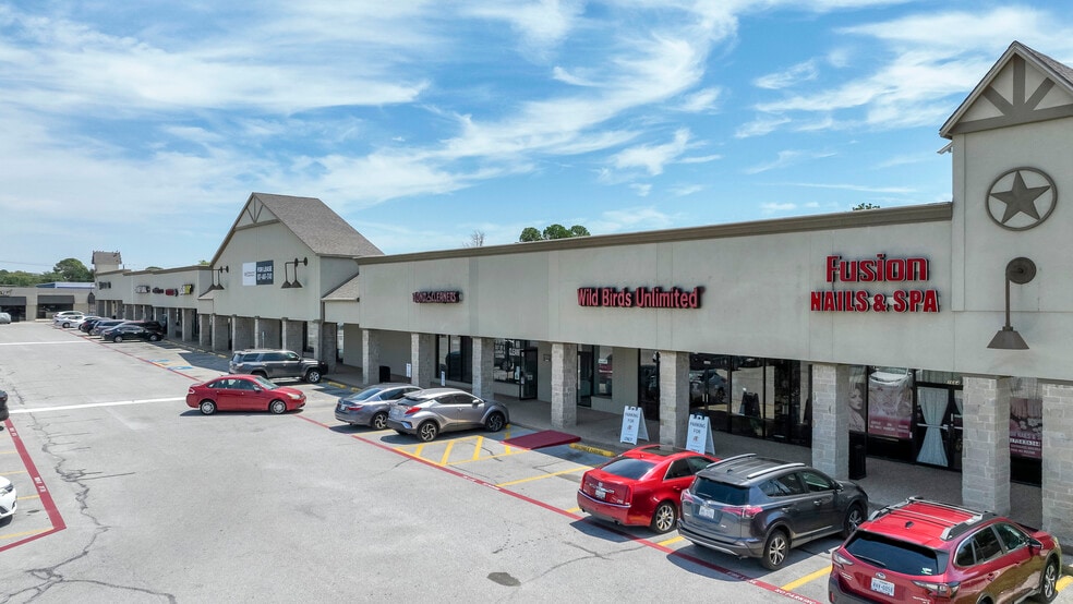 1608-1664 Randol Mill Rd, Arlington, TX for lease - Building Photo - Image 3 of 3