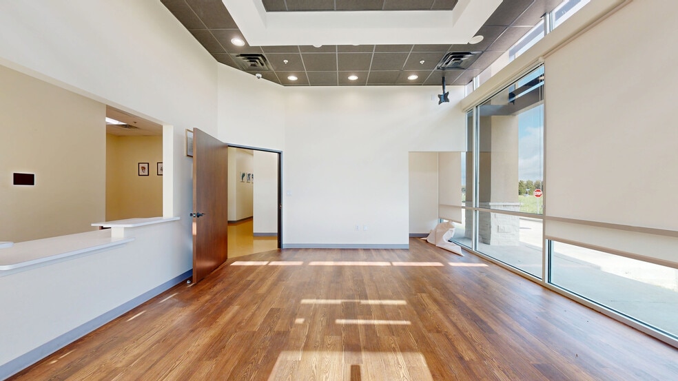 12920 University Blvd, Sugar Land, TX for lease - Matterport 3D Scan - Image 3 of 22
