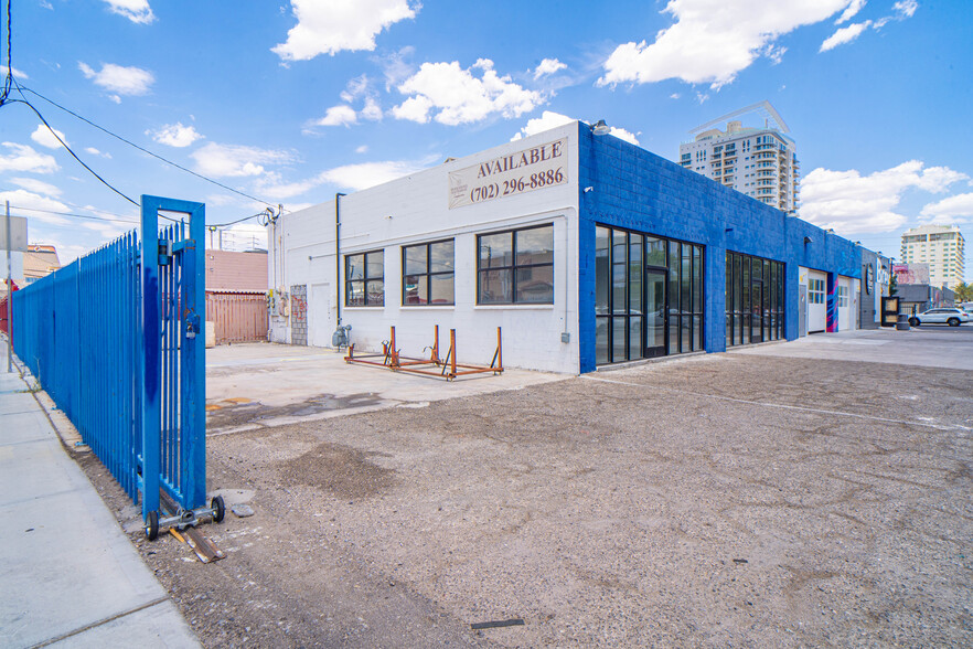 914 S Main St, Las Vegas, NV for lease - Building Photo - Image 1 of 10