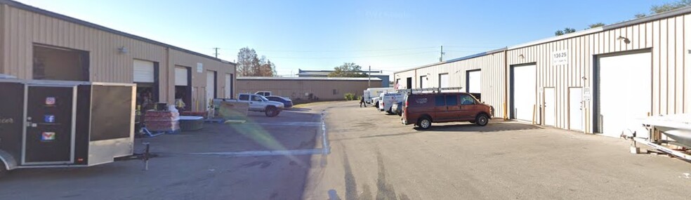 13625 50th Way N, Clearwater, FL for lease - Building Photo - Image 3 of 8