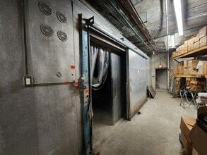 4965 Van Dam St, Long Island City, NY for lease Interior Photo- Image 1 of 28