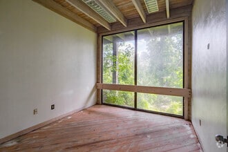 Hwy 363, Bon Wier, TX for sale Interior Photo- Image 2 of 4