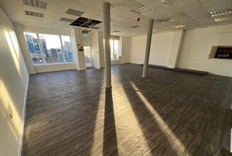 15 Charles St, Milford Haven for lease Interior Photo- Image 2 of 5