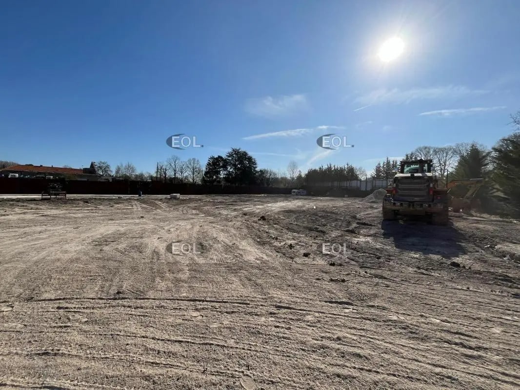 Land in Le Perray-en-Yvelines for lease Building Photo- Image 1 of 3