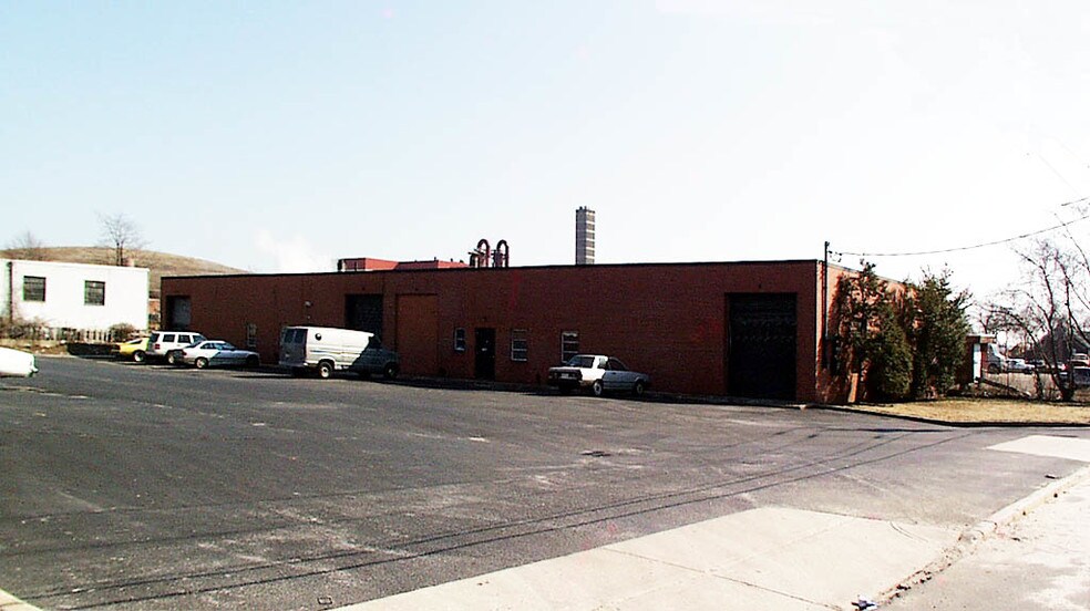 165 Eads St, West Babylon, NY for sale - Primary Photo - Image 1 of 1