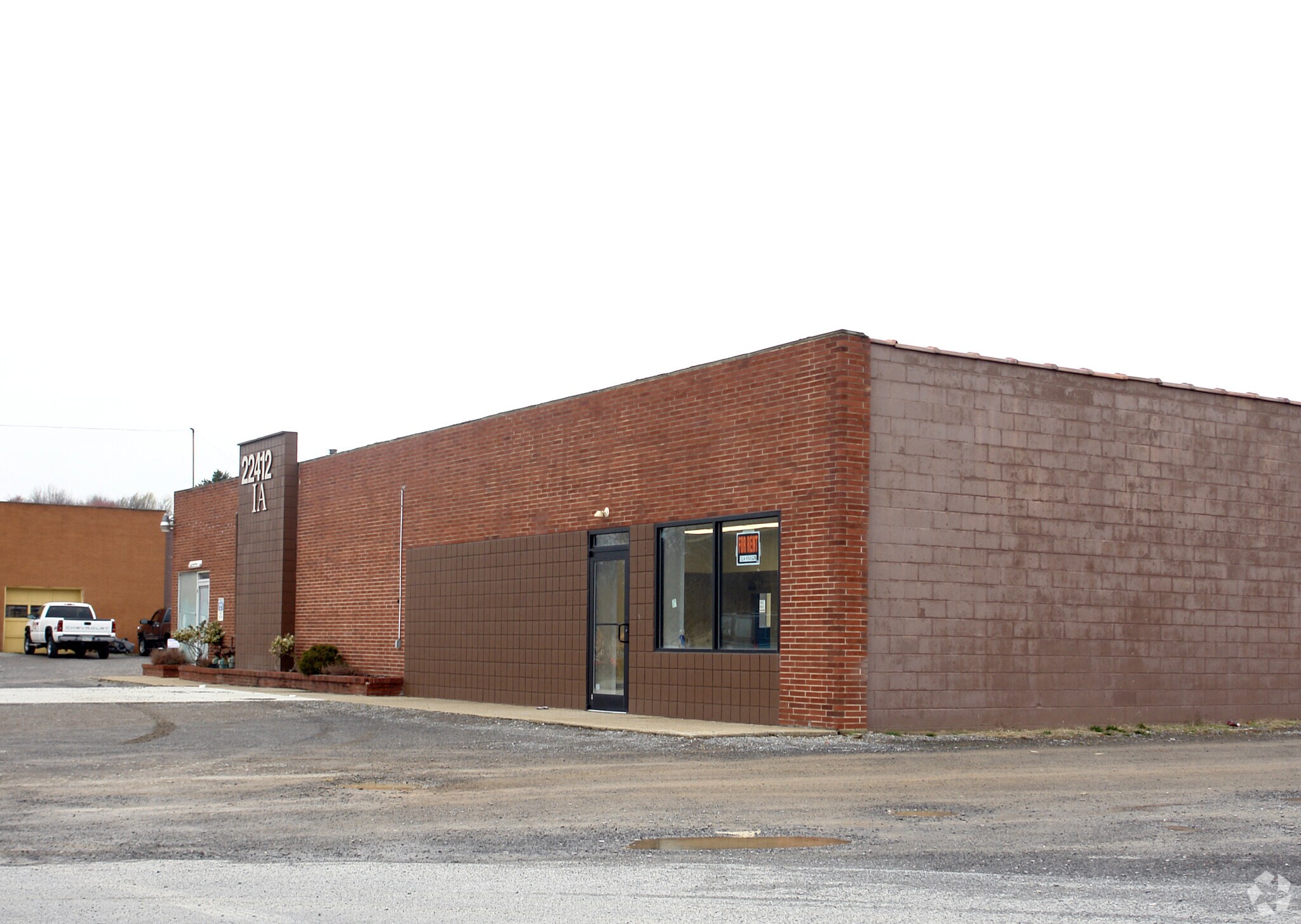 22412 Perry Hwy, Zelienople, PA for lease Primary Photo- Image 1 of 4