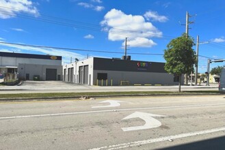 2441-2481 NW 72nd Ave, Miami, FL for lease Building Photo- Image 1 of 2