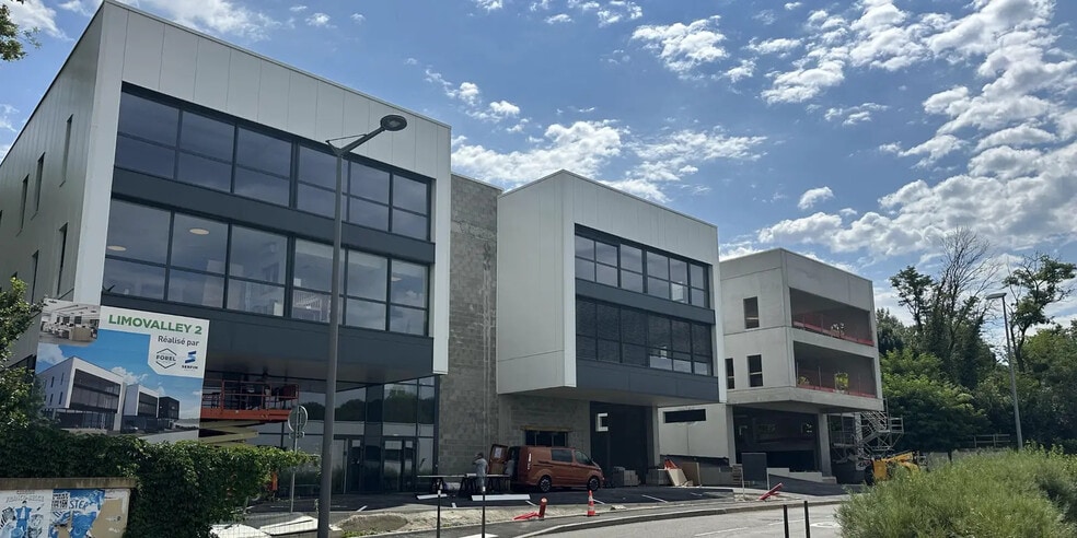 334 Chemin De Champivost, Limonest for sale - Building Photo - Image 2 of 6