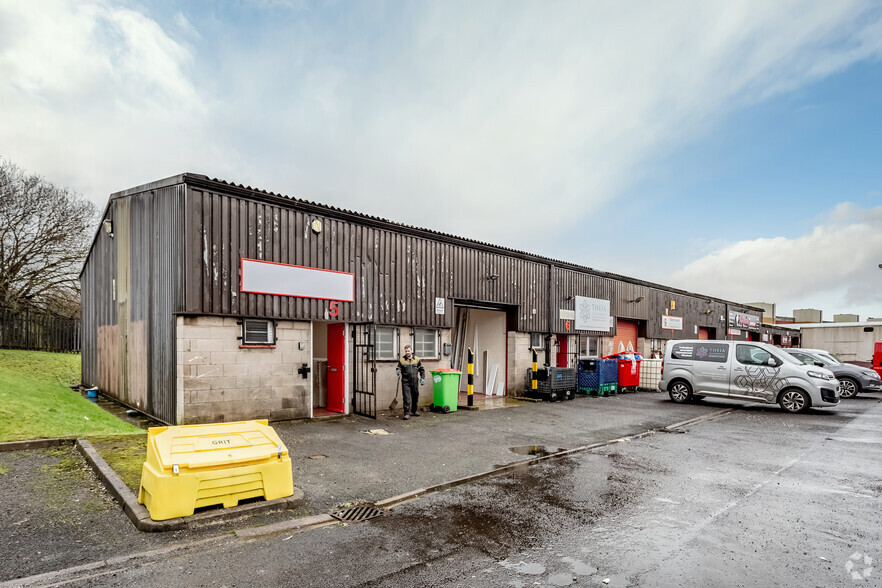 Otterswood Sq, Wigan for lease - Primary Photo - Image 1 of 1