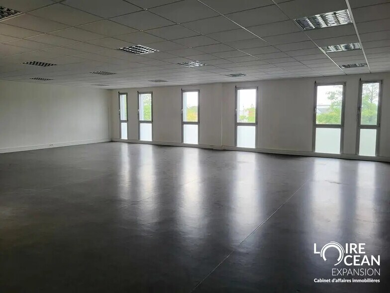 Office in Pornic for lease - Interior Photo - Image 2 of 3