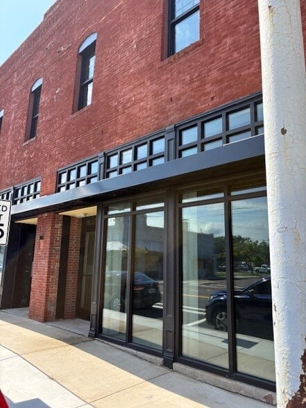 2144 W Main St, Tampa, FL for lease - Building Photo - Image 1 of 7